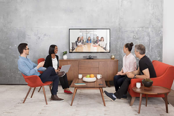 rapid-logitech-meetup-huddle